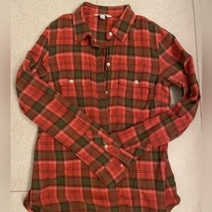 L.L. Bean size 6 women’s plaid flannel